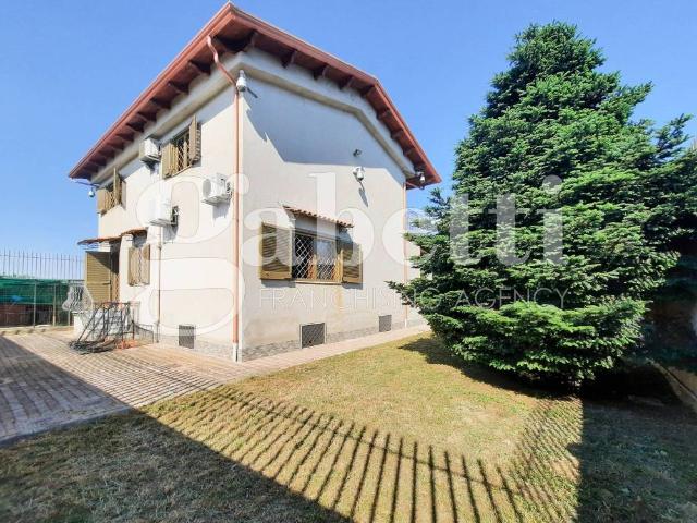 Villa Indipendente in vendita a Giugliano In Campania, Campania