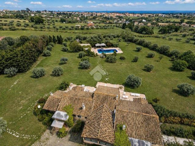 Villa Indipendente in vendita a Giulianova, Abruzzo