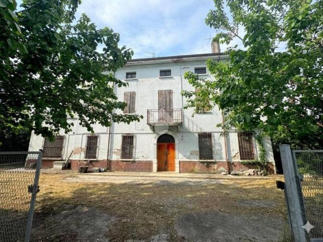 Villa Indipendente in vendita a Torre, Goito