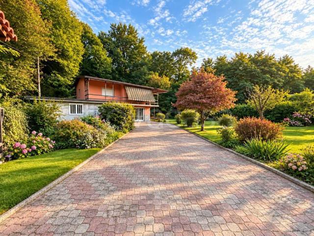 Villa Indipendente in vendita a Golasecca, Varese