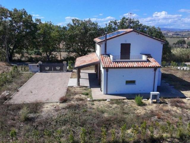 Villa Indipendente in vendita a Serra, Gradara