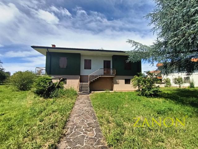 Villa Indipendente in vendita a Gradisca D'isonzo, Friuli-Venezia Giulia