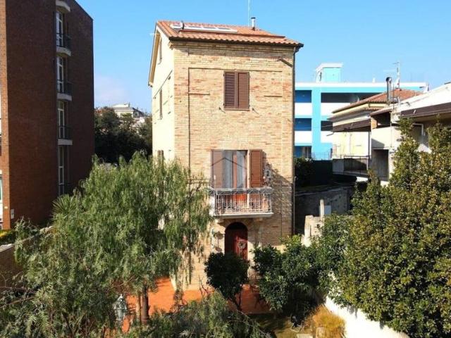 Villa Indipendente in vendita a Marche, Ascoli Piceno