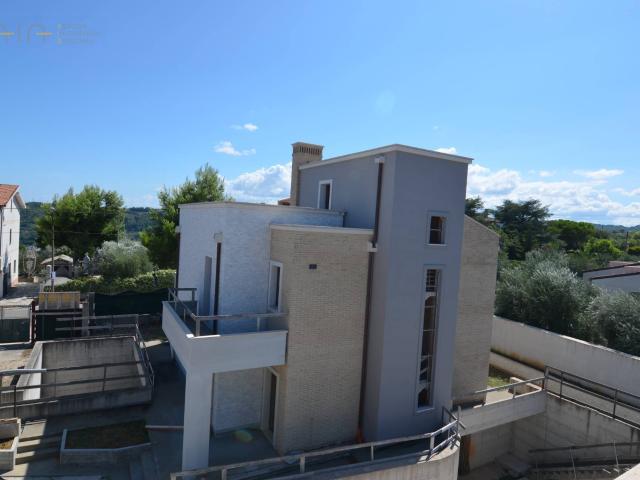 Villa Indipendente in vendita a Marche, Ascoli Piceno