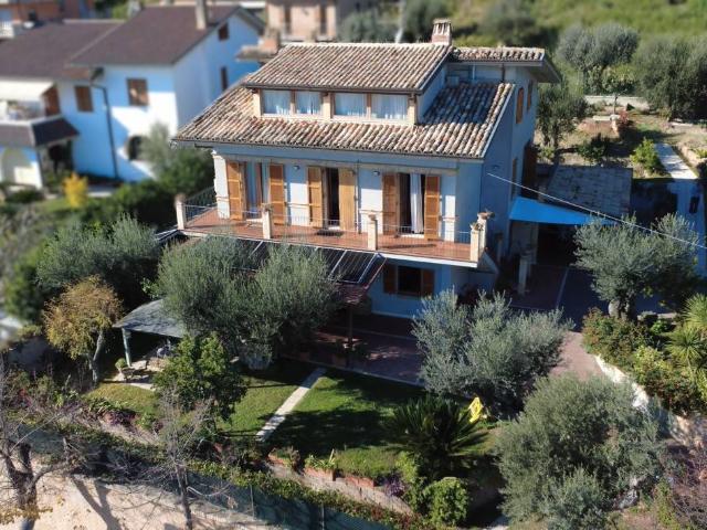 Villa Indipendente in vendita a Marche, Ascoli Piceno