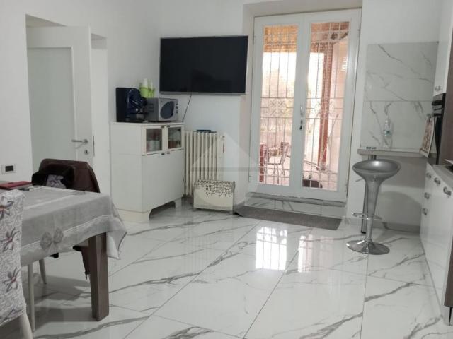 Villa Indipendente in vendita a Santi Cosma E Damiano, Lazio