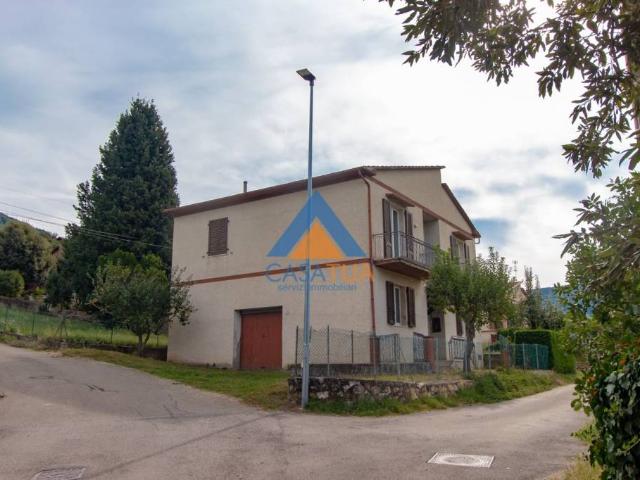 Villa Indipendente in vendita a Cocciano, Guardea