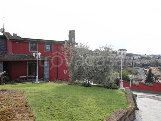 Villa Indipendente in vendita a Colle Laghetto, Marco Simone