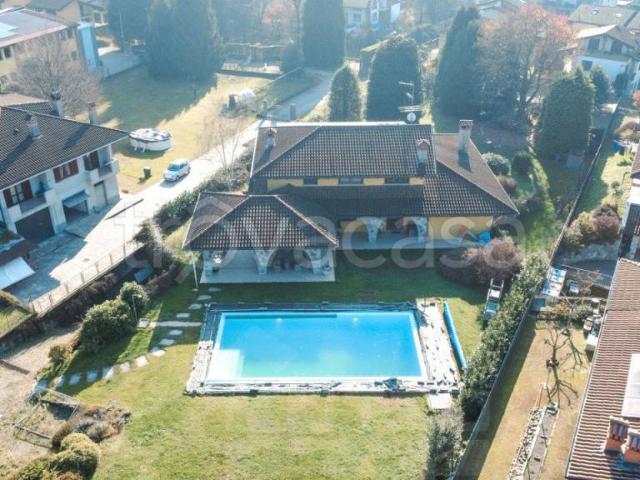 Villa Indipendente in vendita a Invorio Superiore, Piemonte
