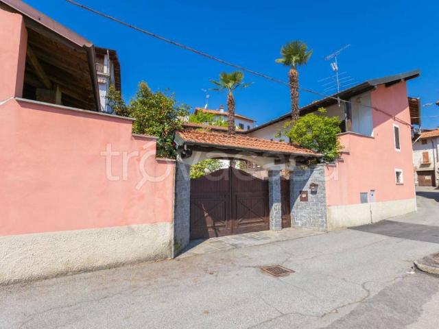 Villa Indipendente in vendita a Invorio Superiore, Piemonte