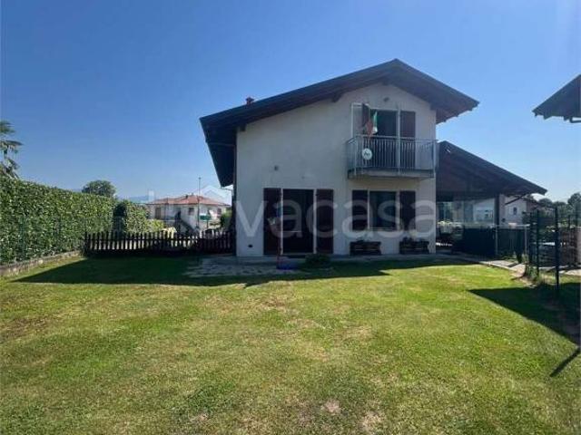 Villa Indipendente in vendita a Ispra, Lombardia