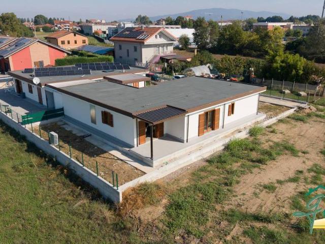 Villa Indipendente in vendita a Tetti Griffa, La Loggia
