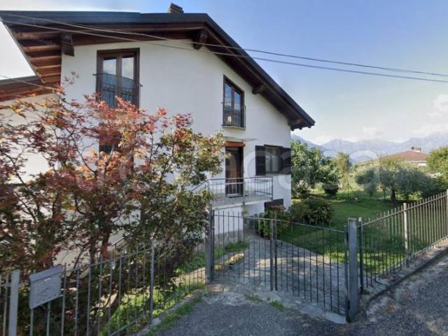 Villa Indipendente in vendita a Laghetto, Colico