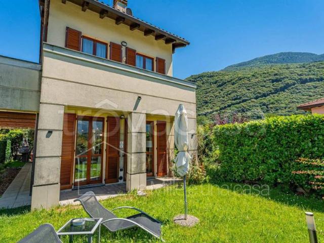 Villa Indipendente in vendita a Laghetto, Colico