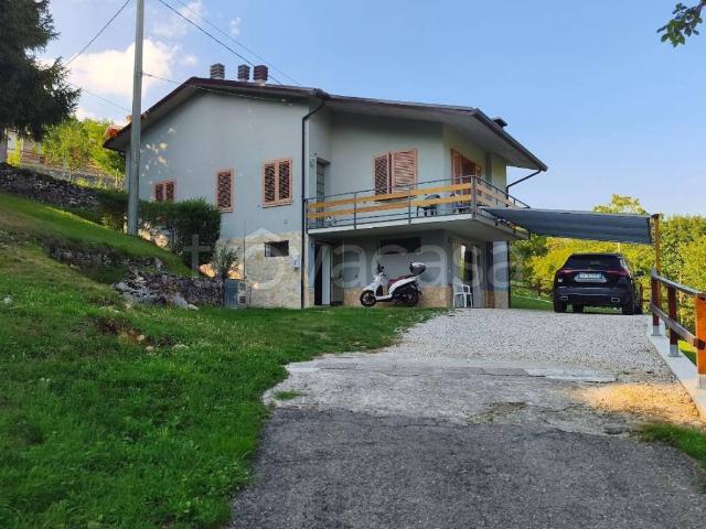 Villa Indipendente in vendita a Ossati, Laghi