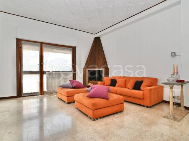 Villa Indipendente in vendita a Pagliera, Lainate