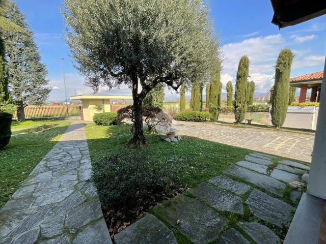 Villa Indipendente in vendita a Lallio, Lombardia