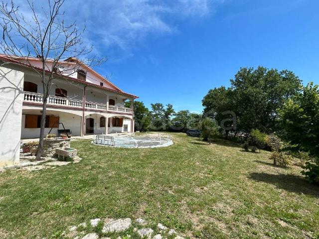 Villa Indipendente in vendita a Larino, Molise