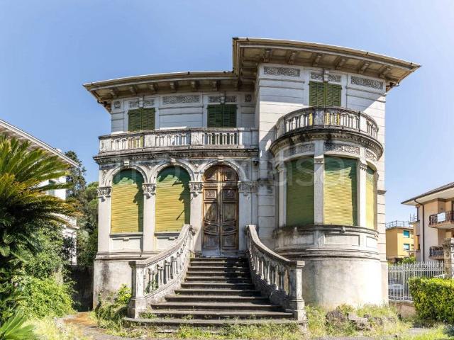 Villa Indipendente in vendita a Lavagna, Liguria