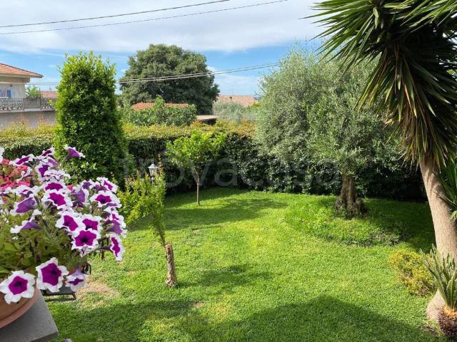Villa Indipendente in vendita a Aci Sant'antonio, Sicilia
