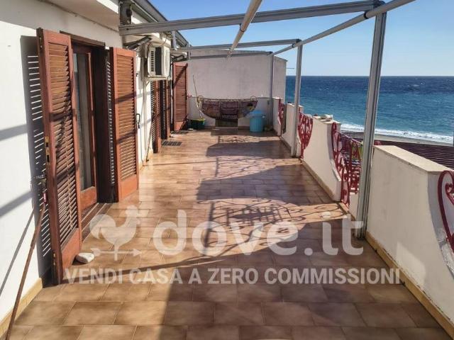 Villa Indipendente in vendita a Lazzàro, Calabria