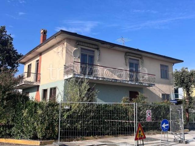 Villa Indipendente in vendita a Tiro a Segno, Leno