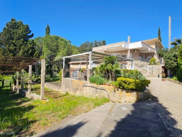 Villa Indipendente in vendita a Licodia Eubea, Sicilia