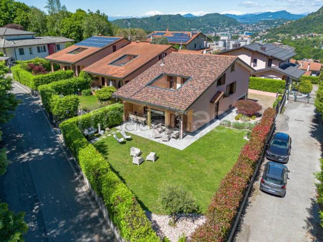 Villa Indipendente in vendita a Rovascio, Tavernerio