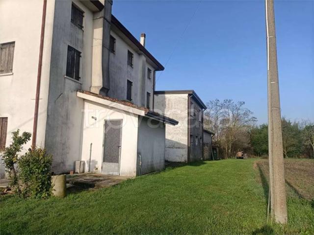Villa Indipendente in vendita a Portogruaro, Veneto