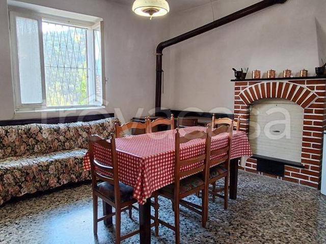 Villa Indipendente in vendita a Livo, Lombardia