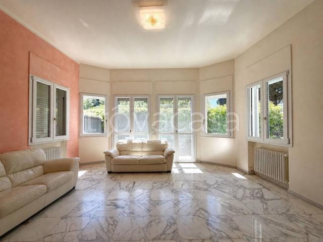 Villa Indipendente in vendita a Antignano, Livorno