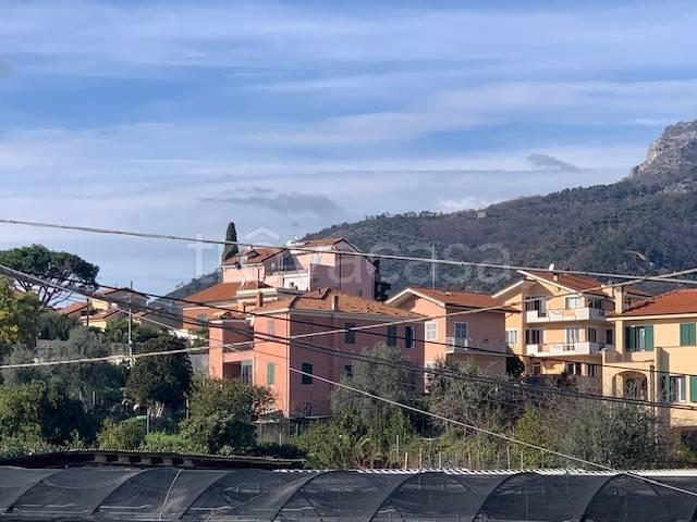 Villa Indipendente in vendita a Borgo Castello, Loano