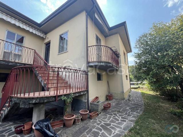 Villa Indipendente in vendita a Lonato, Lombardia