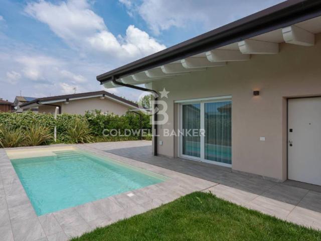 Villa Indipendente in vendita a Lonato, Lombardia