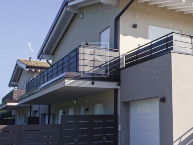 Villa Indipendente in vendita a Lonato, Lombardia