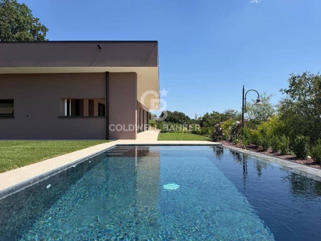 Villa Indipendente in vendita a Lonato, Lombardia