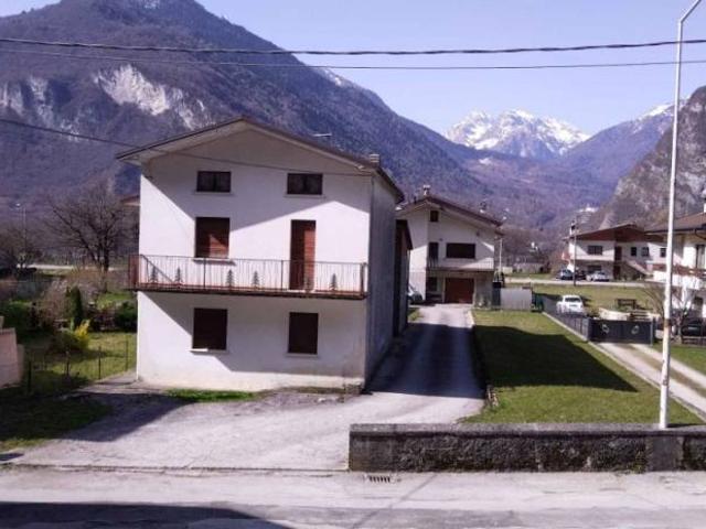Villa Indipendente in vendita a Longarone, Veneto