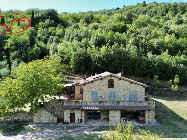 Villa Indipendente in vendita a La Corte, Loro Ciuffenna