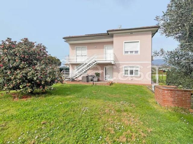 Villa Indipendente in vendita a Santissima Annunziata, Bagni Di Lucca Ponte