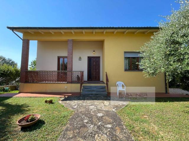Villa Indipendente in vendita a Sorbano del Vescovo, Bagni Di Lucca Ponte