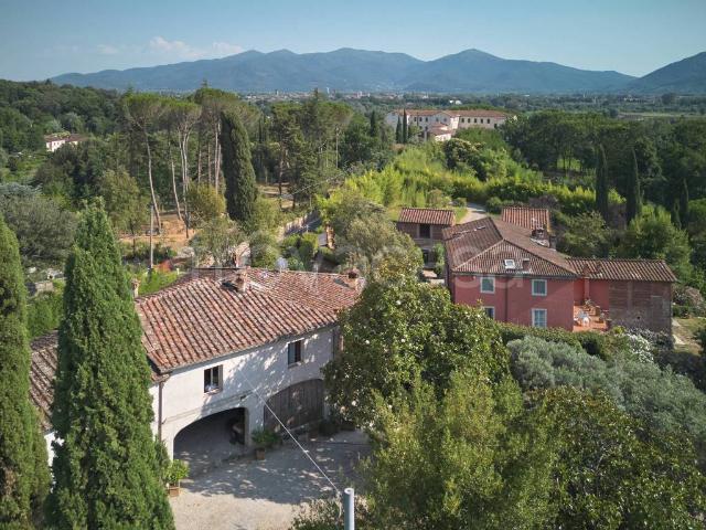 Villa Indipendente in vendita a Bagni Di Lucca Ponte, Toscana