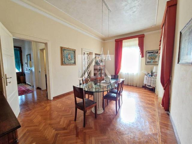 Villa Indipendente in vendita a Sant'Anna, Bagni Di Lucca Ponte