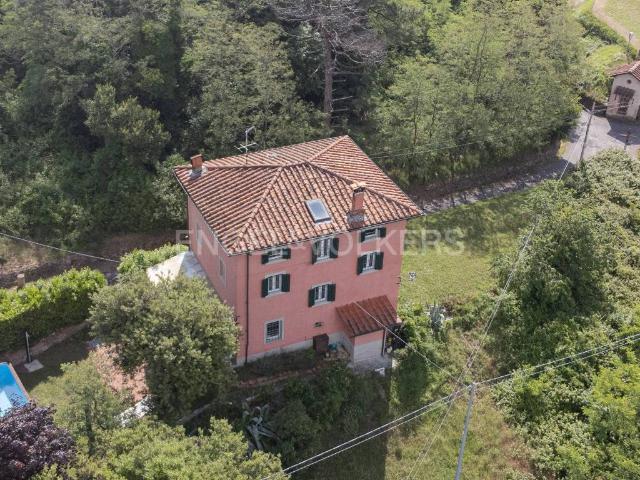 Villa Indipendente in vendita a Bagni Di Lucca Ponte, Toscana