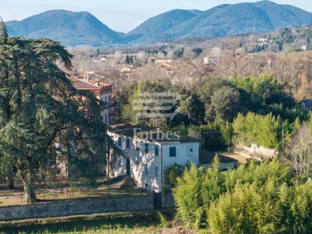 Villa Indipendente in vendita a Ponte San Pietro, Bagni Di Lucca Ponte