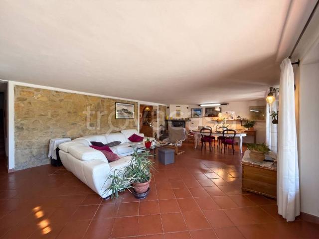 Villa Indipendente in vendita a Bagni Di Lucca Ponte, Toscana