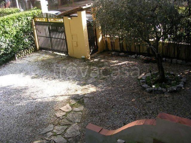 Villa Indipendente in vendita a Bagni Di Lucca Ponte, Toscana