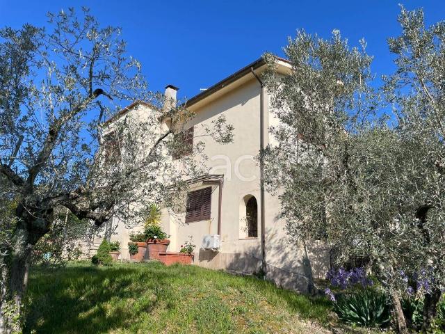 Villa Indipendente in vendita a Lucignano, Toscana