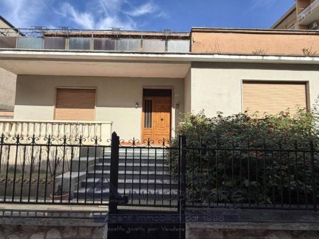 Villa Indipendente in vendita a Maddaloni