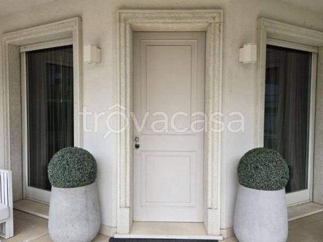 Villa Indipendente in vendita a Magenta, Milano