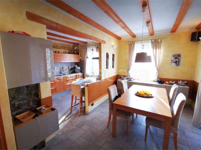 Villa Indipendente in vendita a Maggio, Cremeno